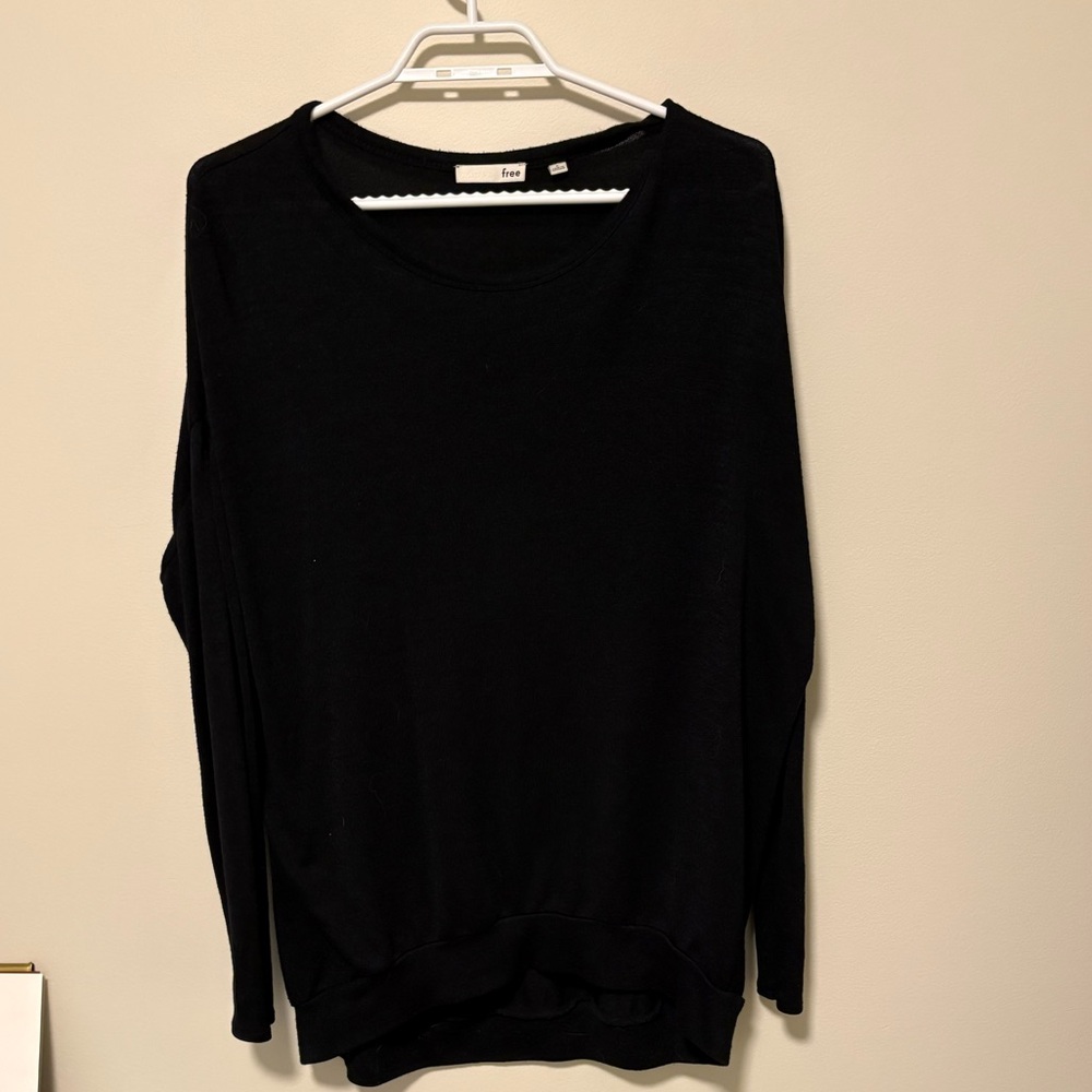 Wilfred Black Long Sleeve sweater